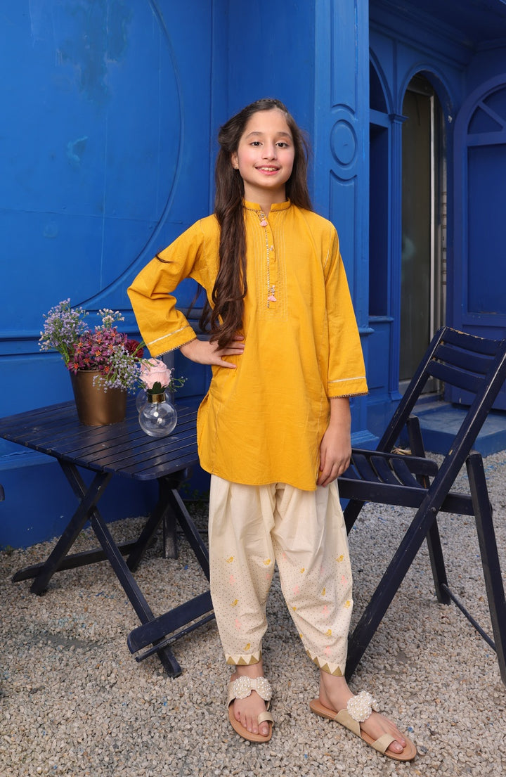 Girl Teens GST-S-22-013/S DB-07-21 Yellow Yellow - Salai - Tariq Jamil 